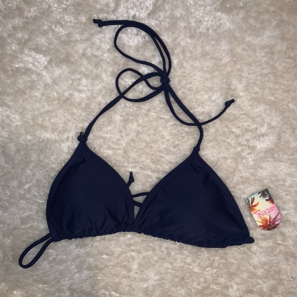 ๐3 for 28$๐ ARDENE navy triangle bikini top - Picture 1 of 3
